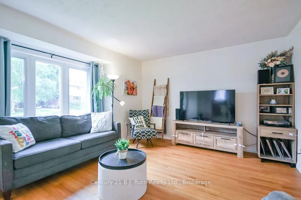Photo 10 of 309 Hilda Street, Orillia — HOMEH