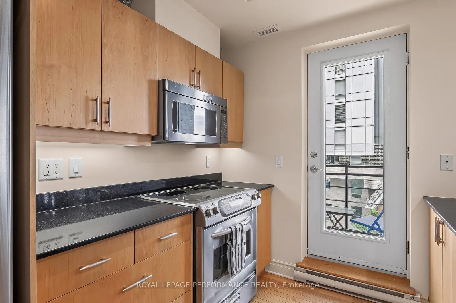 Photo 11 of Unit 503, 85 Bronson Avenue, Ottawa, Ottawa Centre — HOMEH