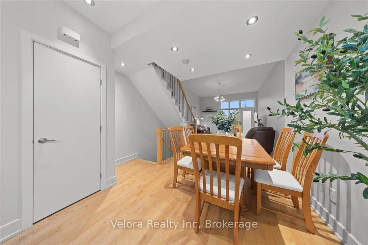 Photo 11 of 63F Young Street, Ottawa, West Centre Town — HOMEH
