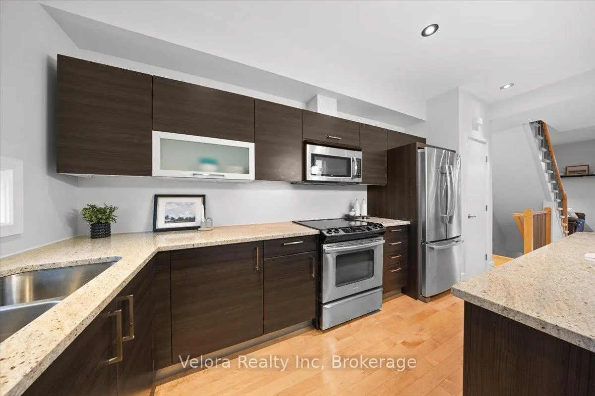Photo 17 of 63F Young Street, Ottawa, West Centre Town — HOMEH