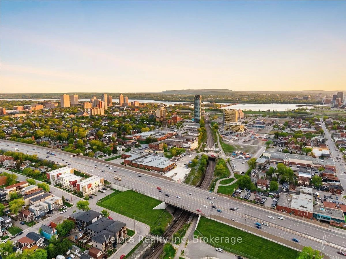 Photo 37 of 63F Young Street, Ottawa, West Centre Town — HOMEH