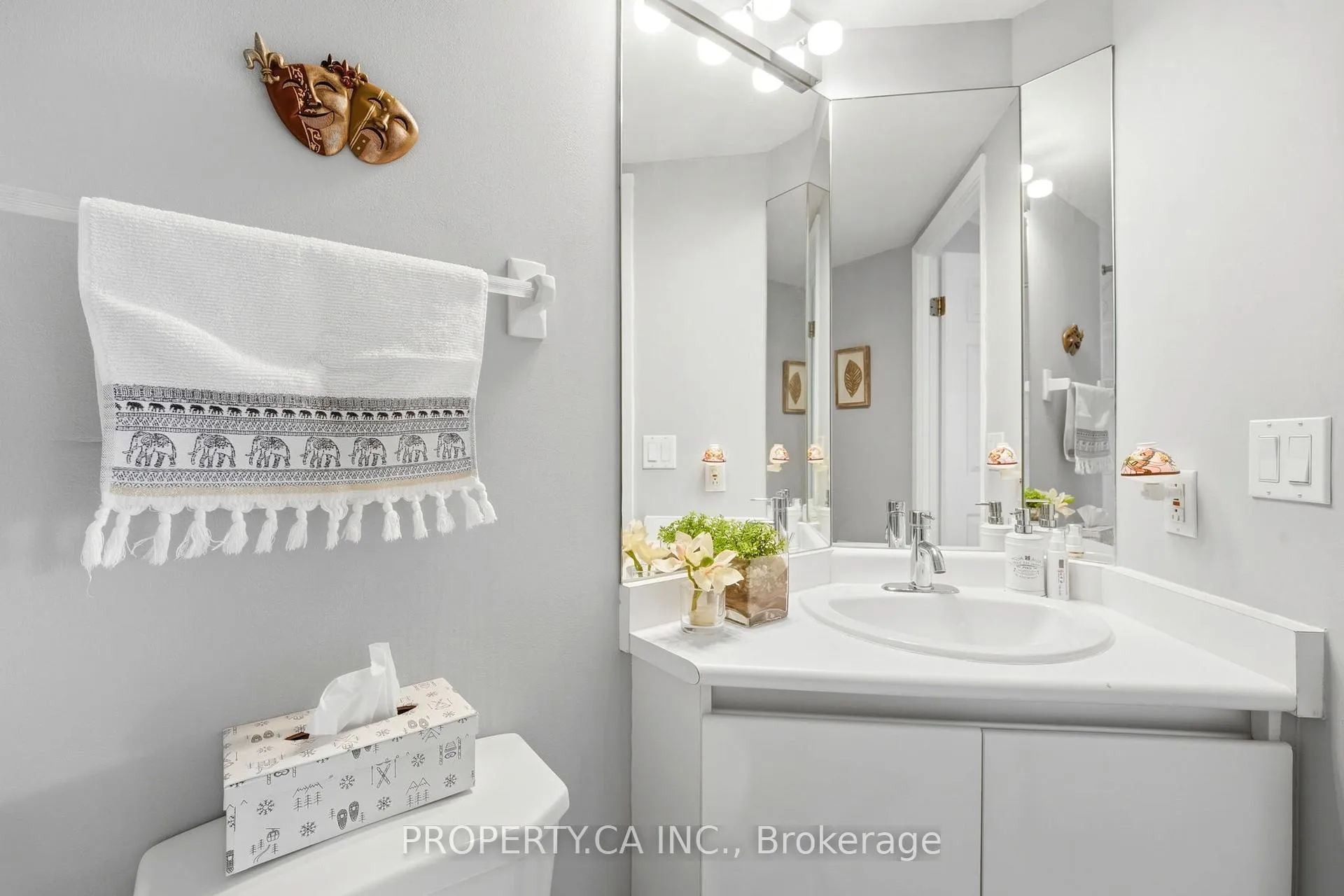 Photo 33 of Unit 1108, 7 Concorde Place, North York, Banbury-Don Mills — HOMEH