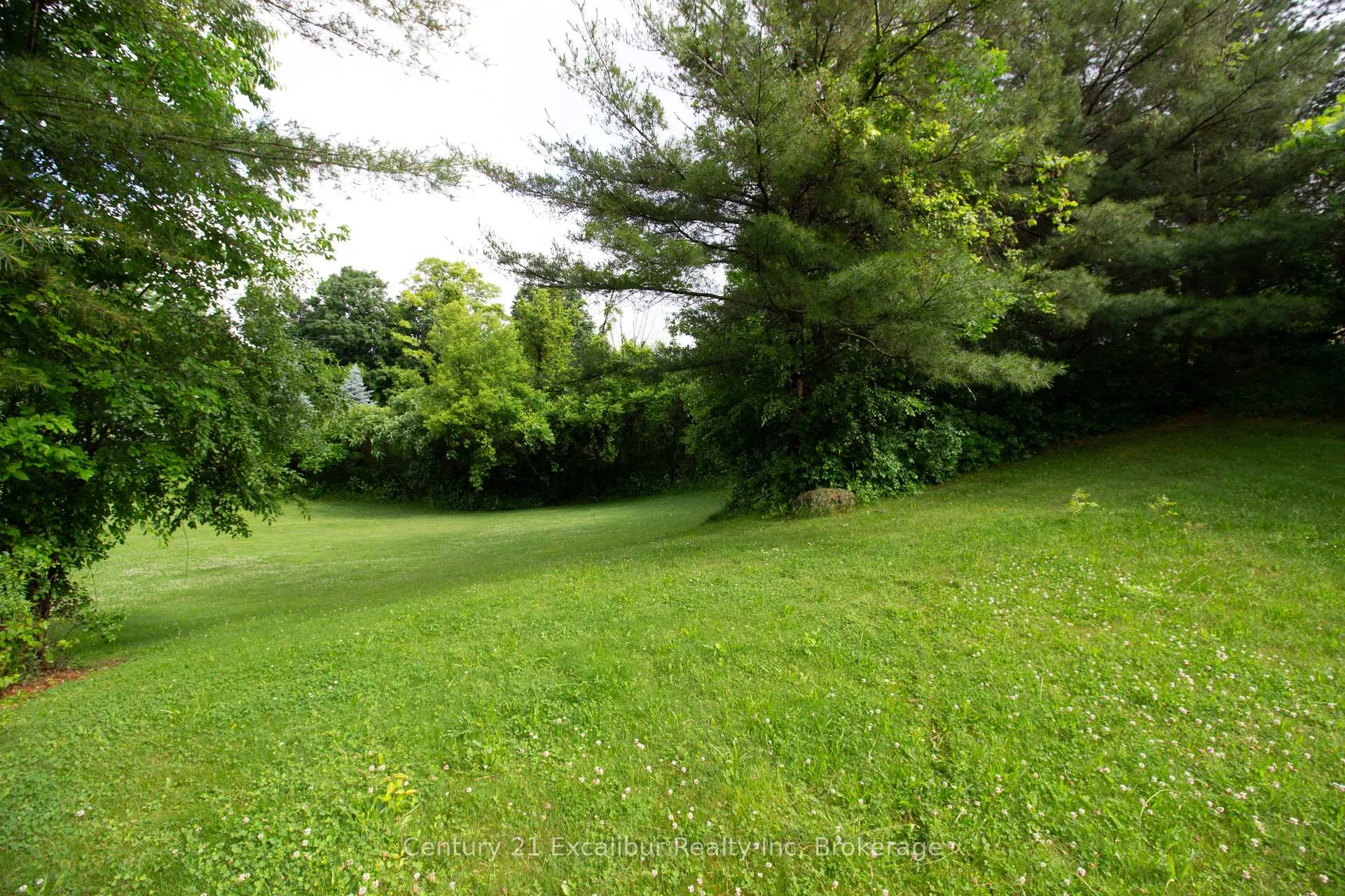 Photo 2 of Wellington Road 36, Puslinch, Morriston — HOMEH