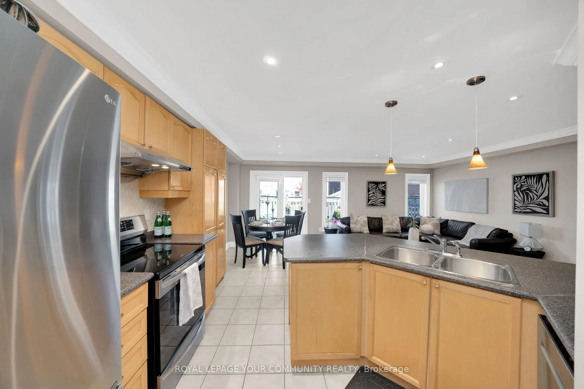 Photo 10 of 57 Deepsprings Crescent, Vaughan, Vellore Village — HOMEH