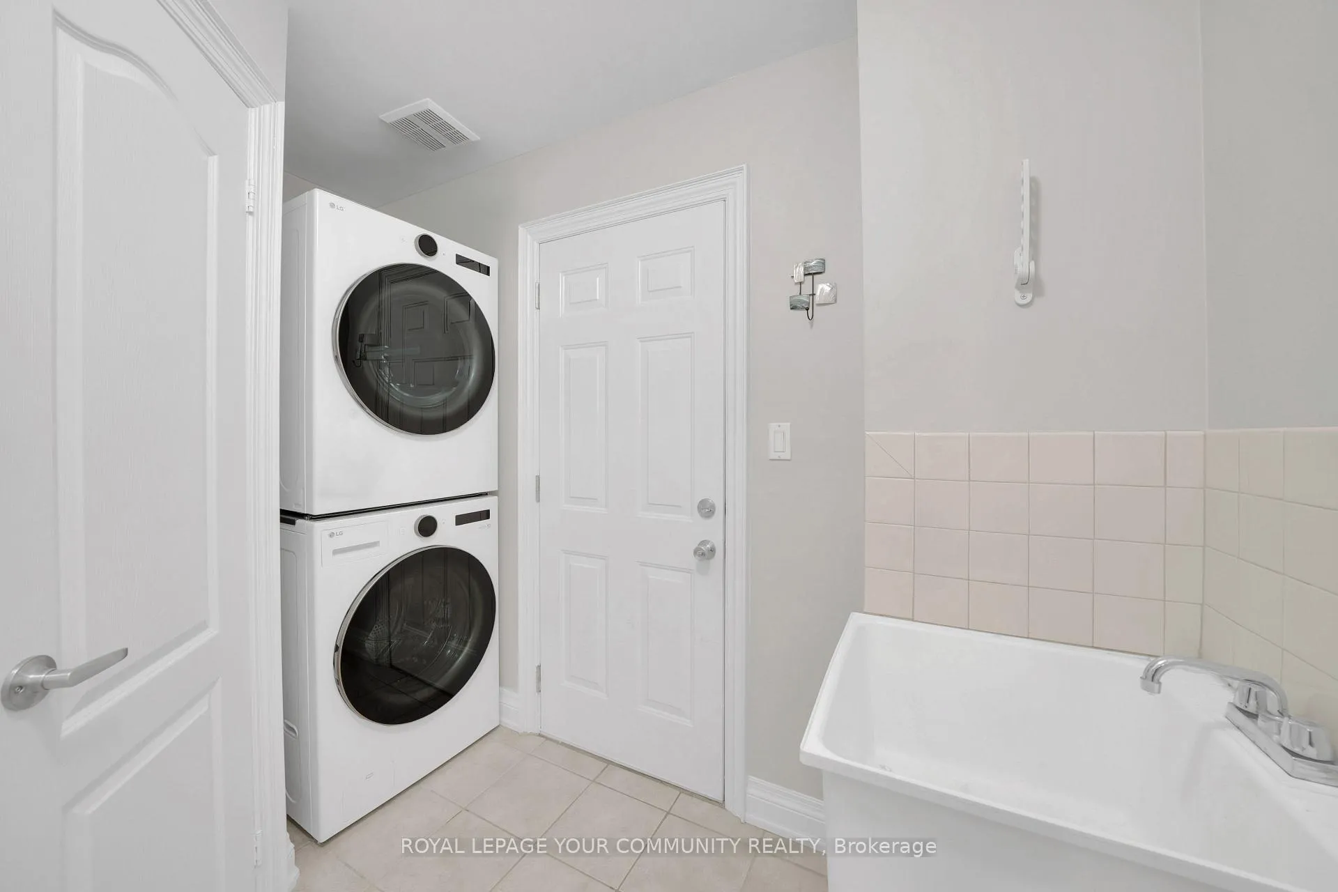 Photo 18 of 57 Deepsprings Crescent, Vaughan, Vellore Village — HOMEH