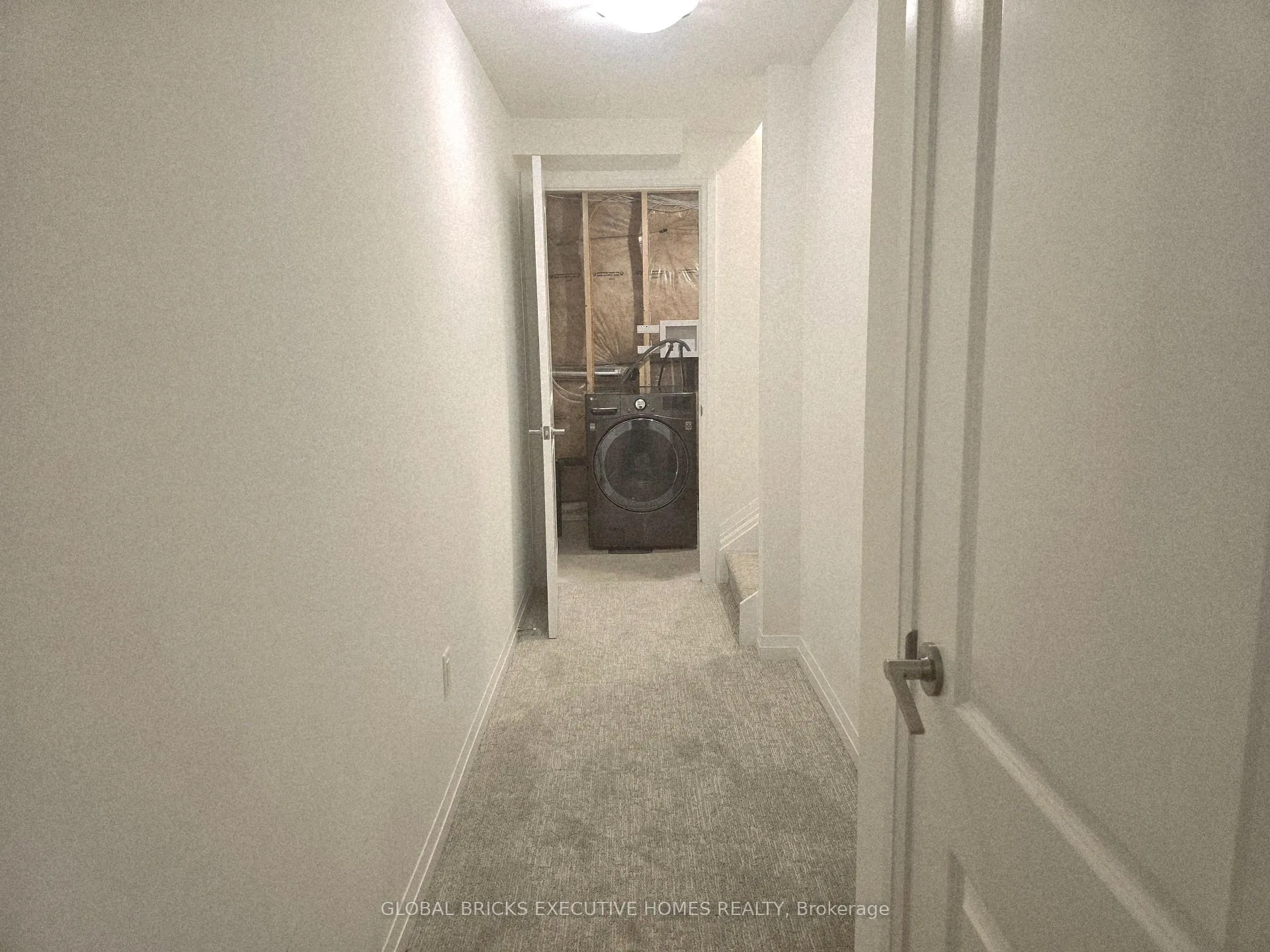 Photo 3 of 31 Saffron Way, Pelham, Fonthill — HOMEH