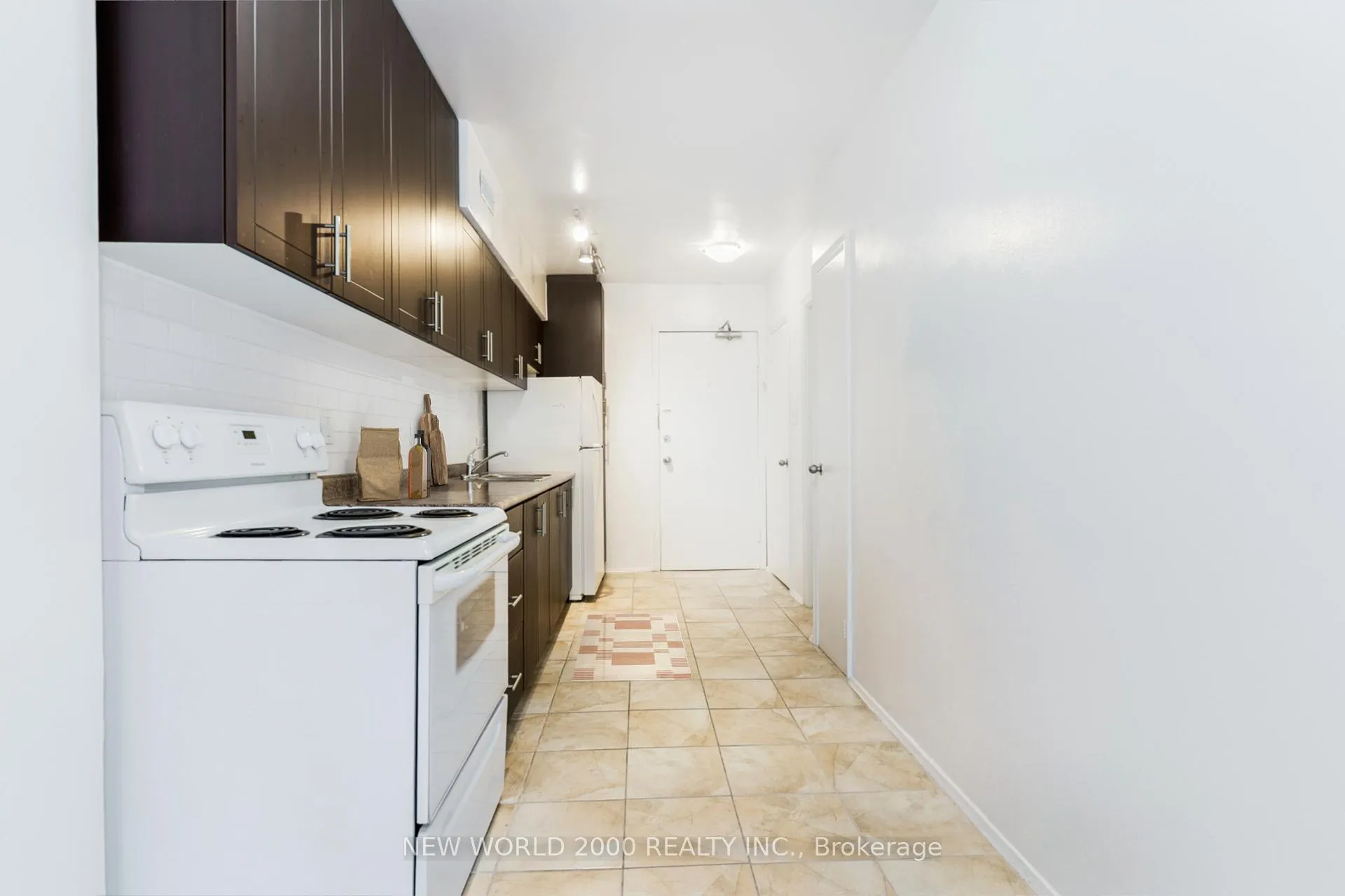 Photo 4 of Unit 602, 40 Park Road, Toronto, Rosedale-Moore Park — HOMEH