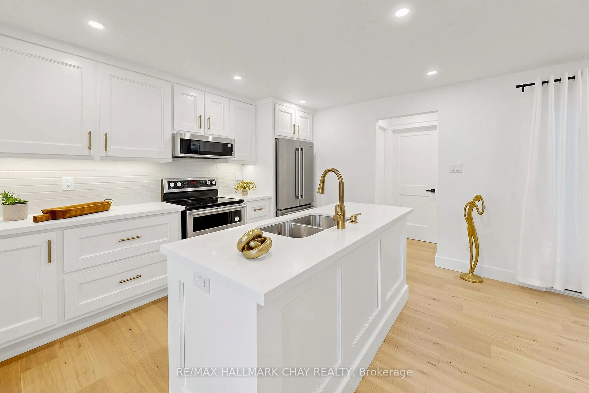 Photo 9 of 202 Cherry Street, Clearview, Stayner — HOMEH