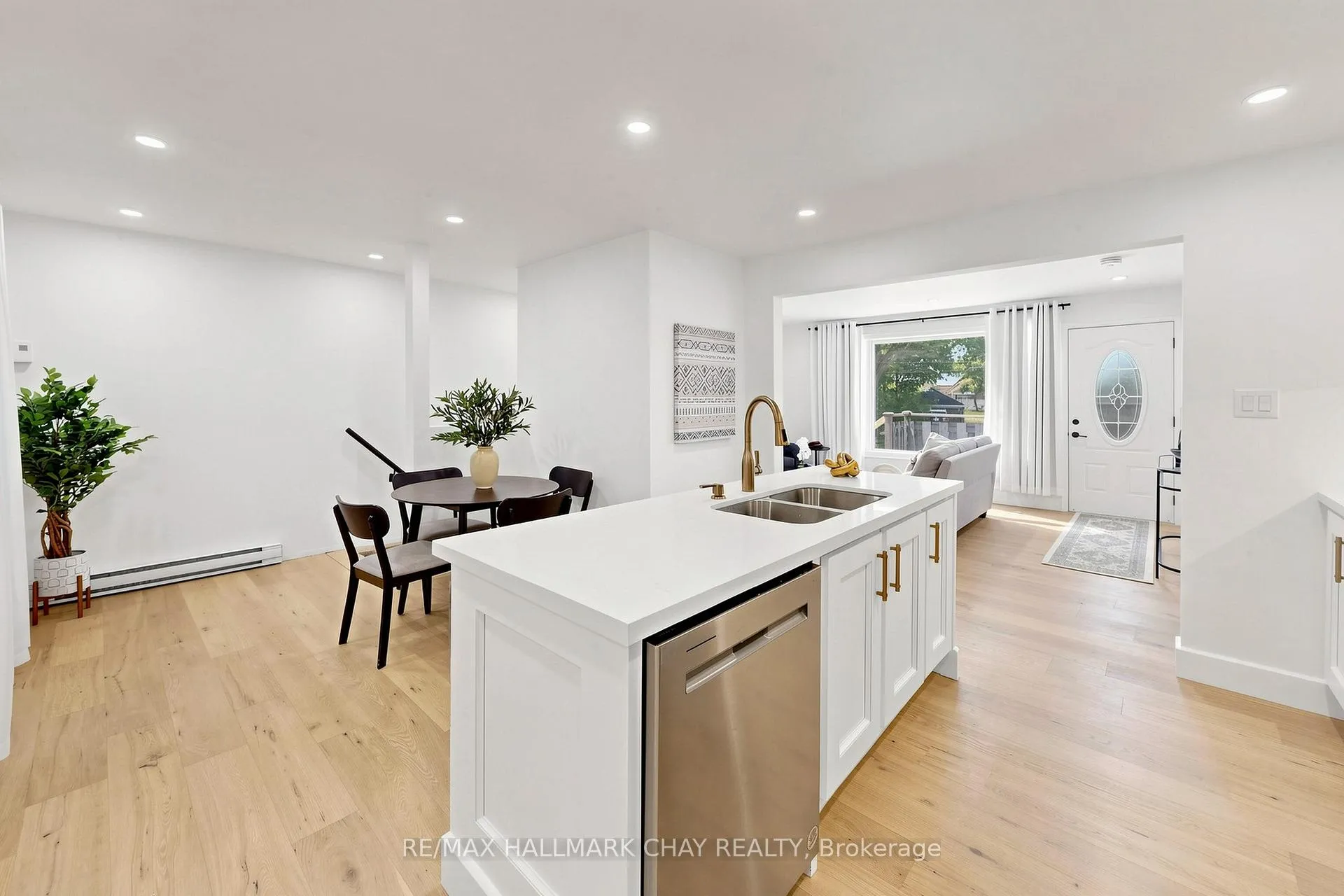 Photo 11 of 202 Cherry Street, Clearview, Stayner — HOMEH