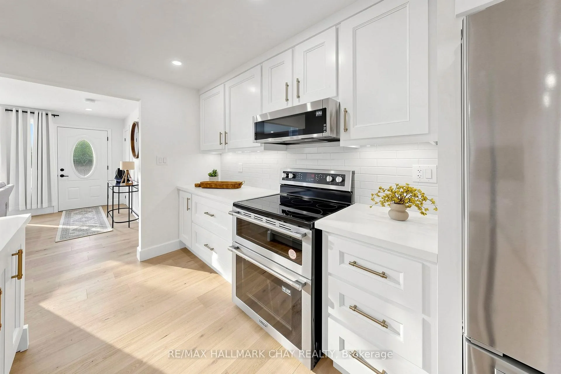 Photo 12 of 202 Cherry Street, Clearview, Stayner — HOMEH