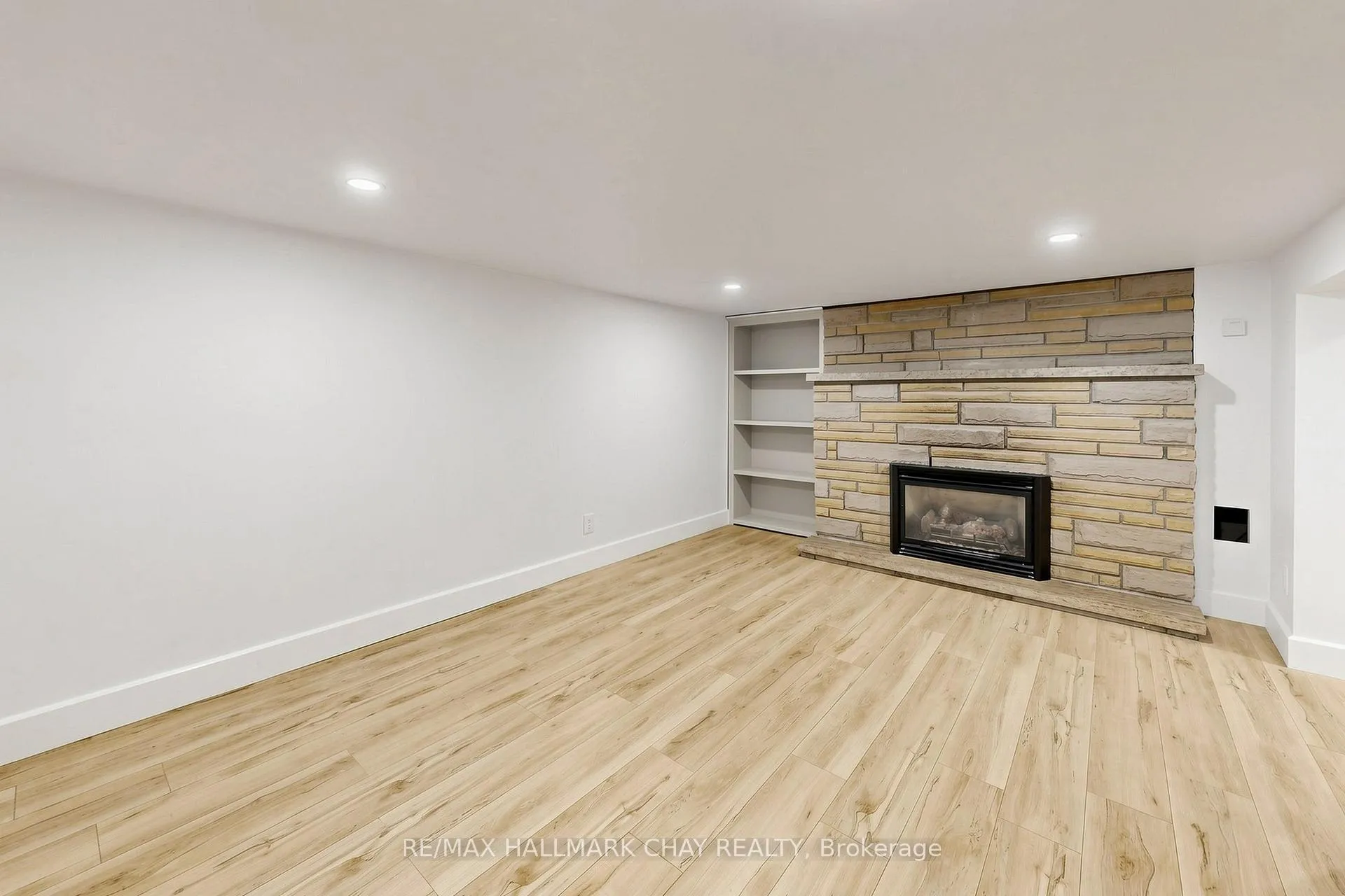 Photo 32 of 202 Cherry Street, Clearview, Stayner — HOMEH