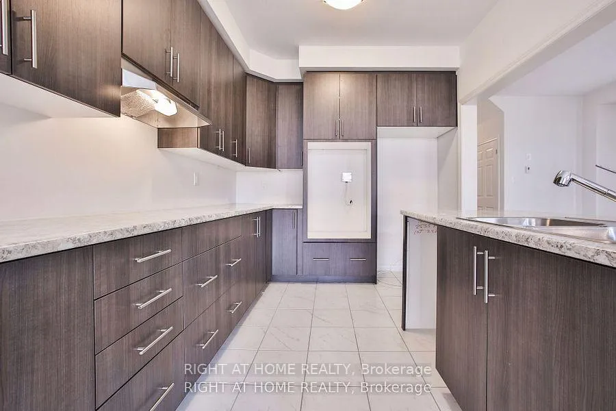 Photo 10 of 22 Povey Road, Centre Wellington, Fergus — HOMEH