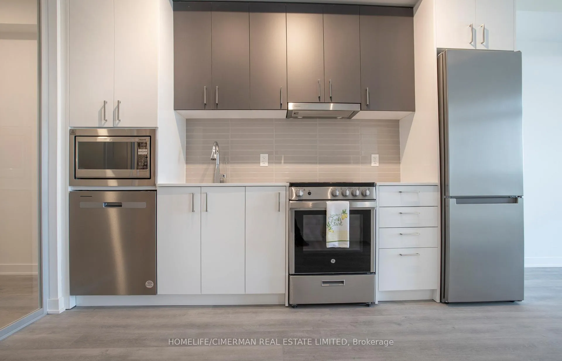 Photo 10 of Unit Suite A - 2008, 30 Upper Mall Way, Vaughan, Brownridge — HOMEH