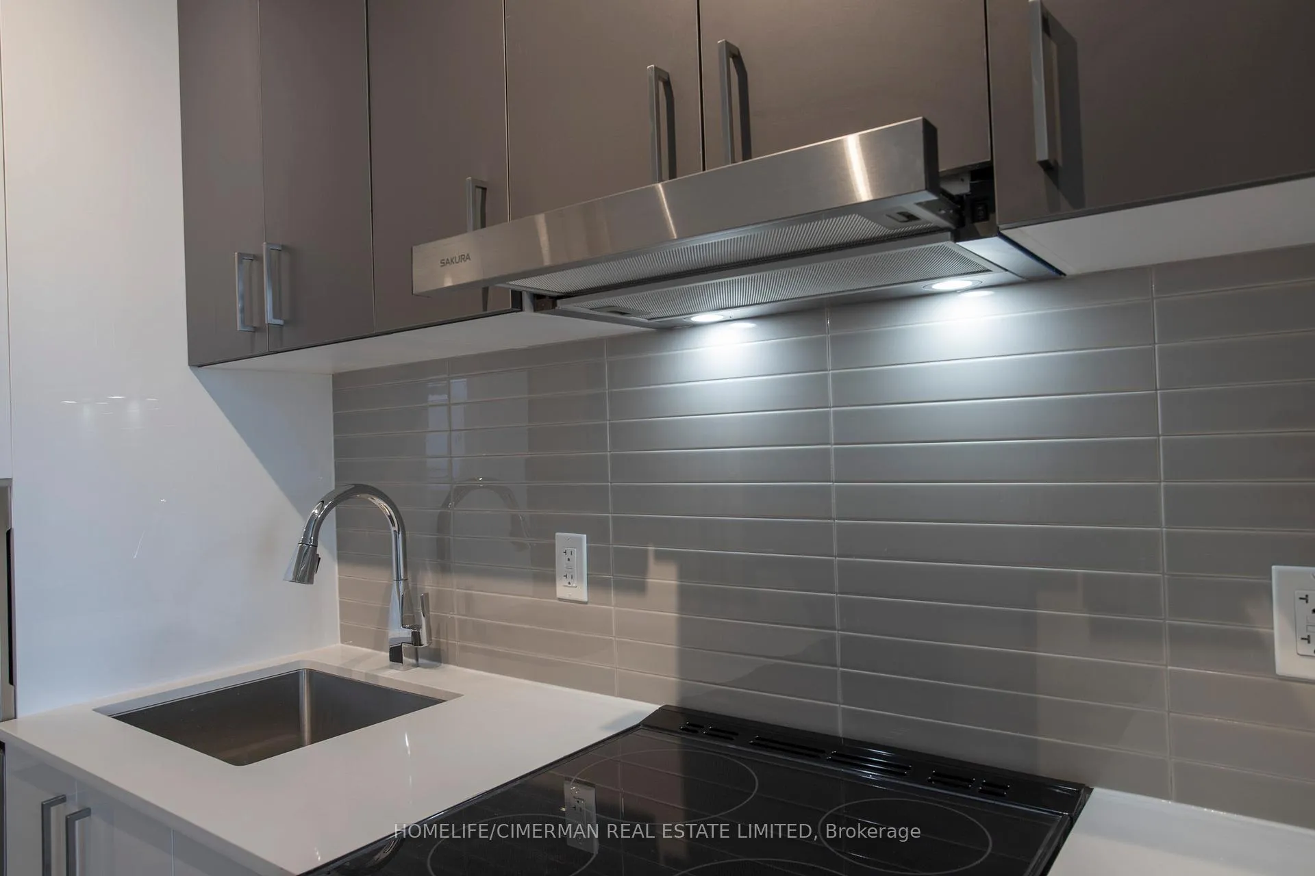 Photo 11 of Unit Suite A - 2008, 30 Upper Mall Way, Vaughan, Brownridge — HOMEH