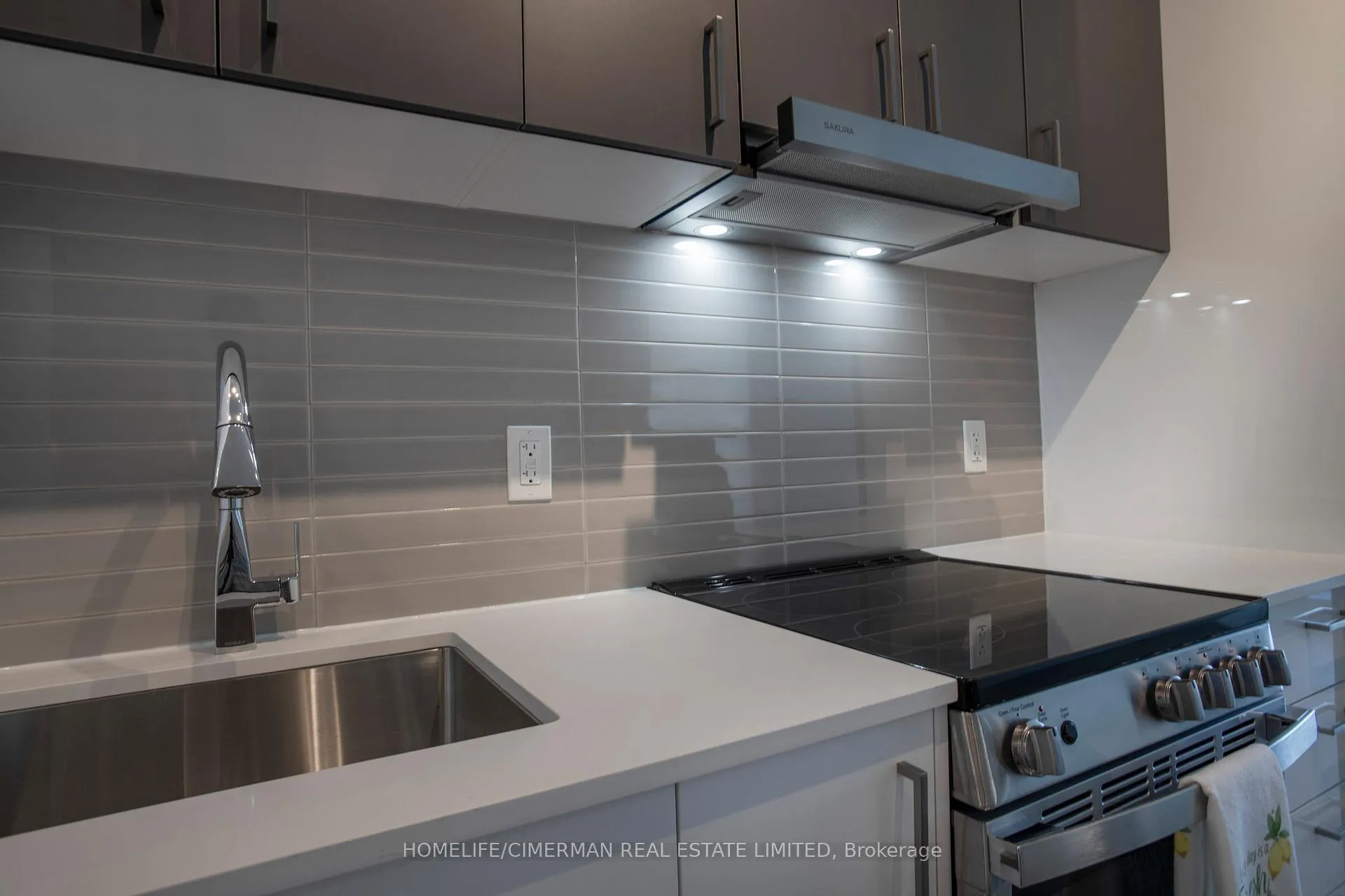 Photo 12 of Unit Suite A - 2008, 30 Upper Mall Way, Vaughan, Brownridge — HOMEH