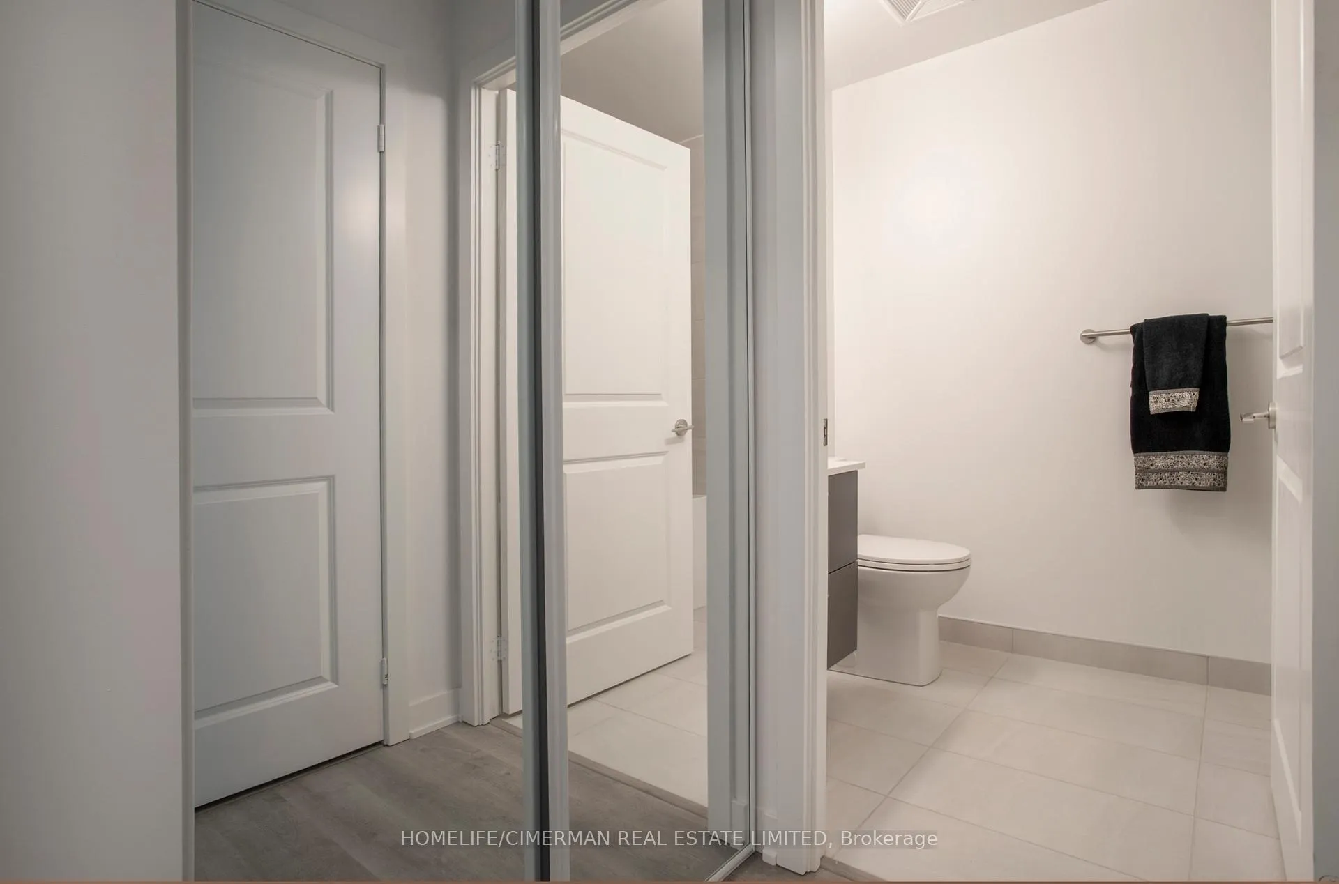 Photo 30 of Unit Suite A - 2008, 30 Upper Mall Way, Vaughan, Brownridge — HOMEH