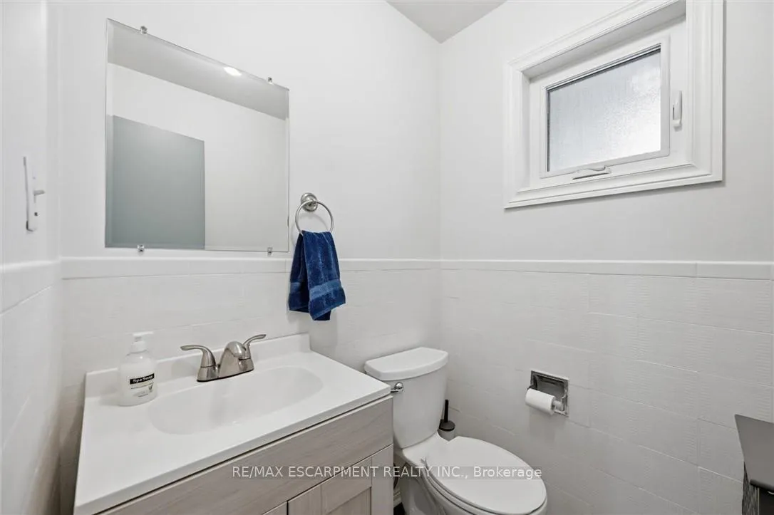 Photo 8 of 712 Auburn Crescent, Burlington, Shoreacres — HOMEH