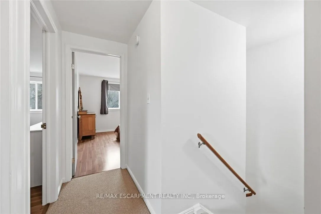 Photo 18 of 712 Auburn Crescent, Burlington, Shoreacres — HOMEH