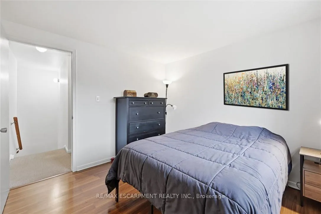 Photo 23 of 712 Auburn Crescent, Burlington, Shoreacres — HOMEH