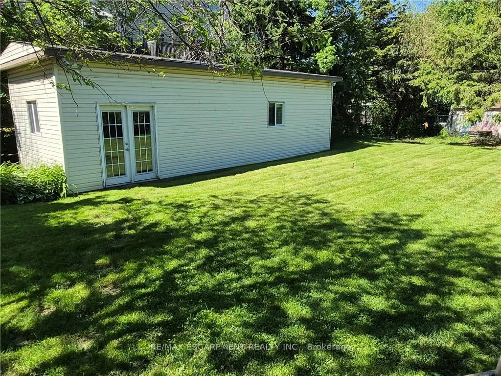 Photo 33 of 712 Auburn Crescent, Burlington, Shoreacres — HOMEH