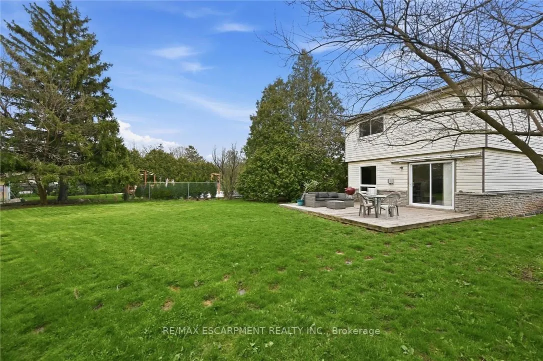 Photo 36 of 712 Auburn Crescent, Burlington, Shoreacres — HOMEH