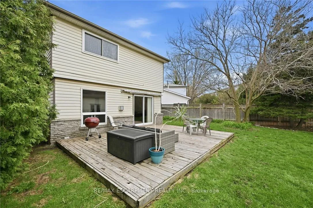 Photo 37 of 712 Auburn Crescent, Burlington, Shoreacres — HOMEH