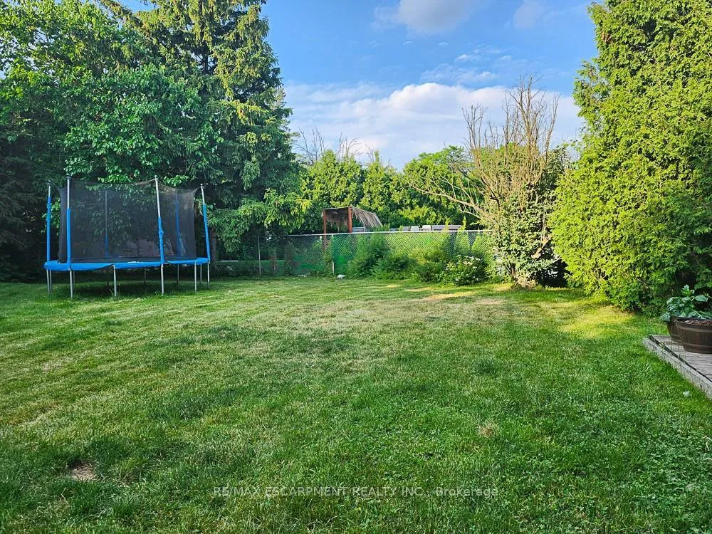 Photo 39 of 712 Auburn Crescent, Burlington, Shoreacres — HOMEH
