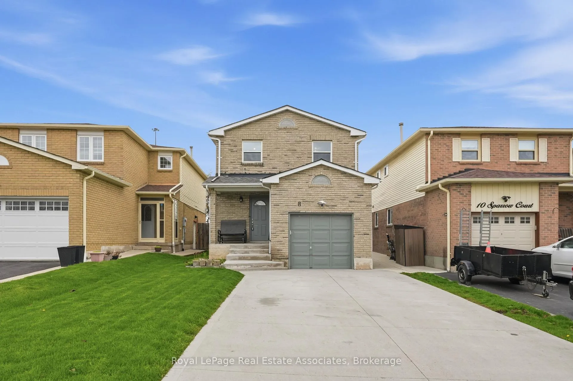 Photo 2 of 8 Sparrow Court, Brampton, Fletcher's Creek South — HOMEH