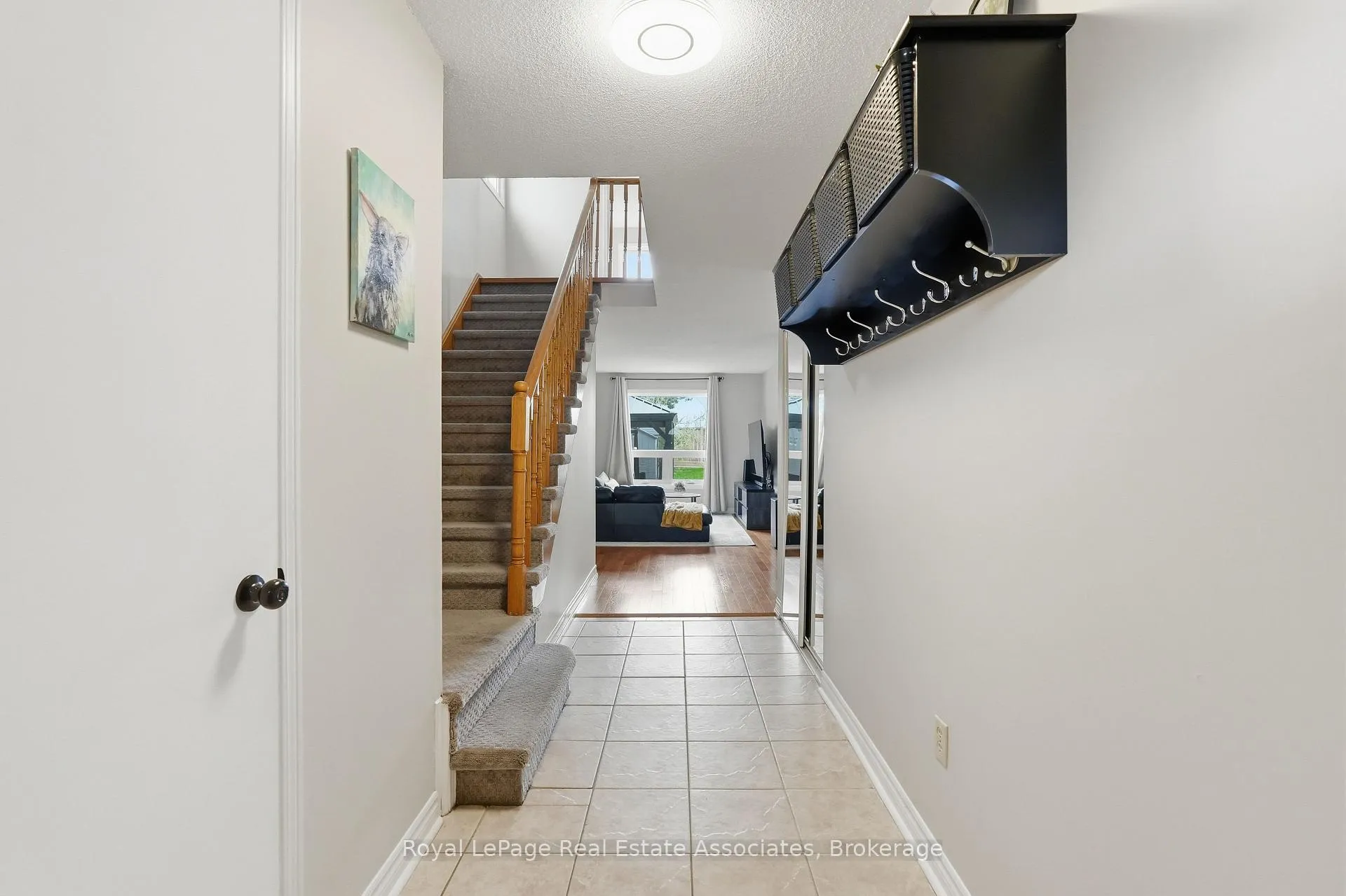 Photo 4 of 8 Sparrow Court, Brampton, Fletcher's Creek South — HOMEH