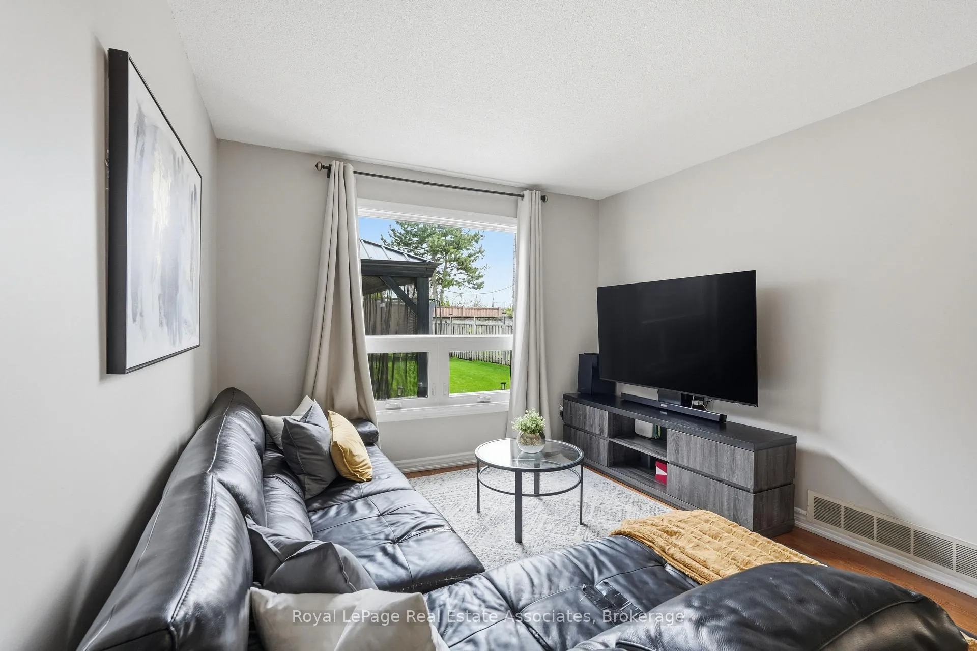 Photo 8 of 8 Sparrow Court, Brampton, Fletcher's Creek South — HOMEH