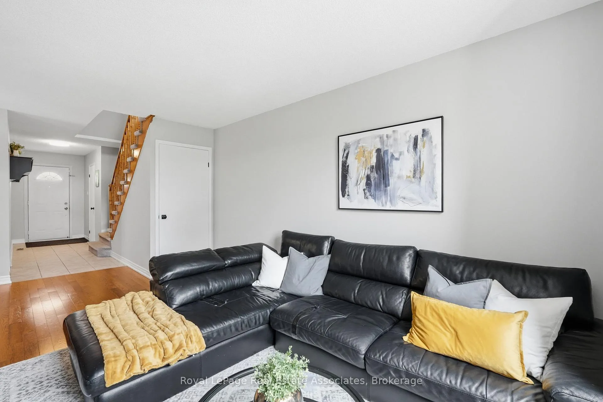 Photo 9 of 8 Sparrow Court, Brampton, Fletcher's Creek South — HOMEH