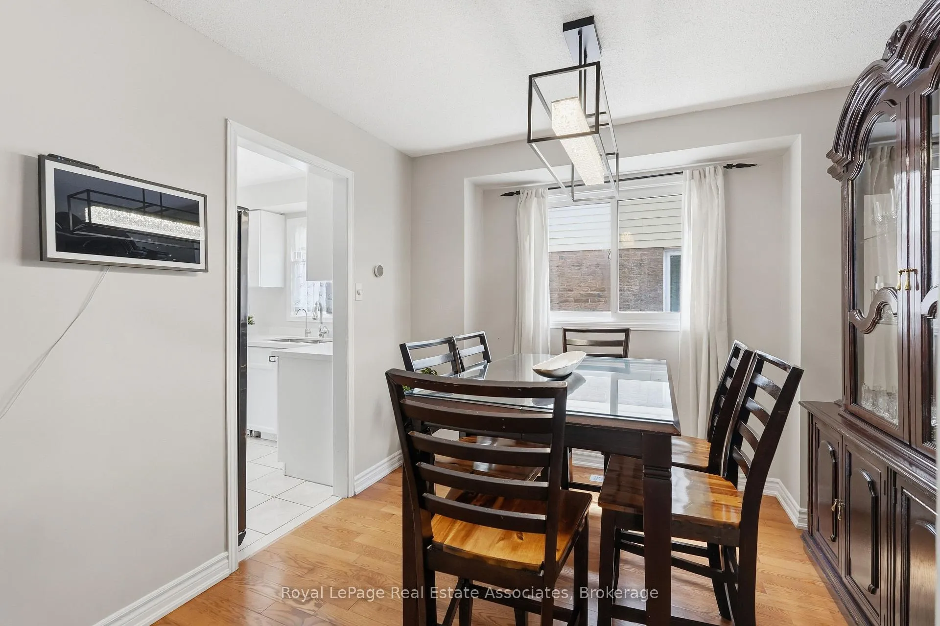 Photo 10 of 8 Sparrow Court, Brampton, Fletcher's Creek South — HOMEH