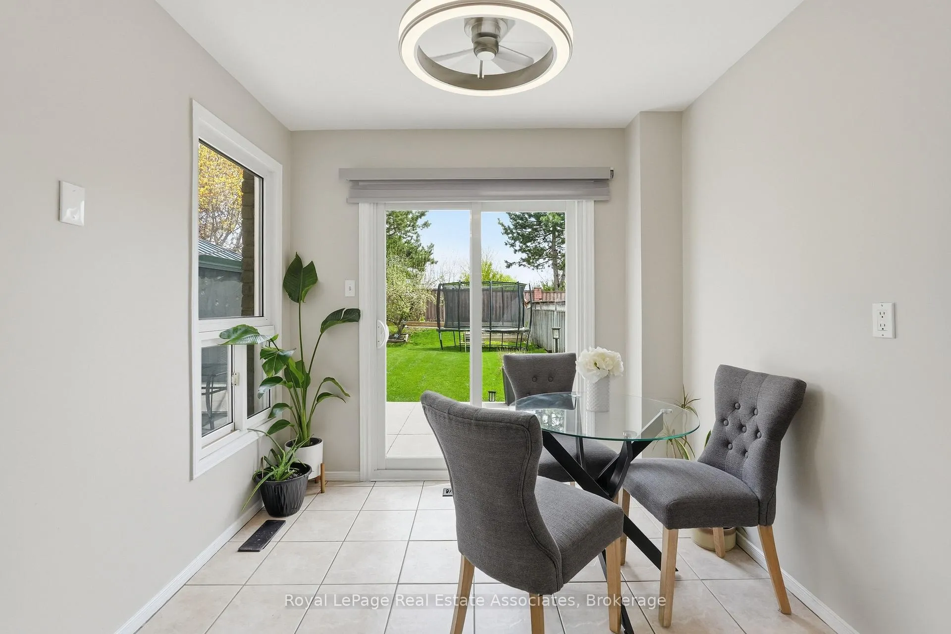 Photo 14 of 8 Sparrow Court, Brampton, Fletcher's Creek South — HOMEH