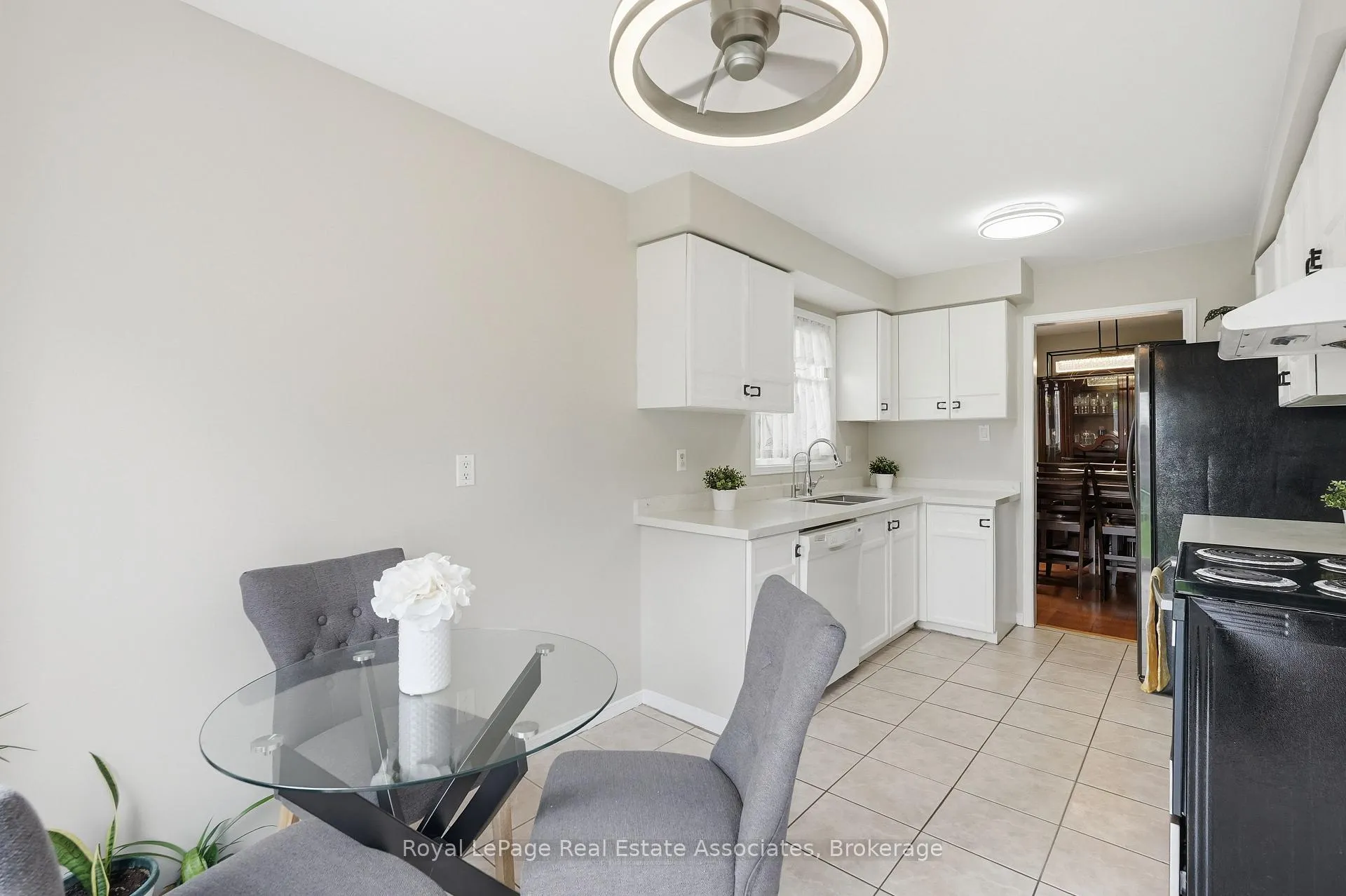 Photo 15 of 8 Sparrow Court, Brampton, Fletcher's Creek South — HOMEH