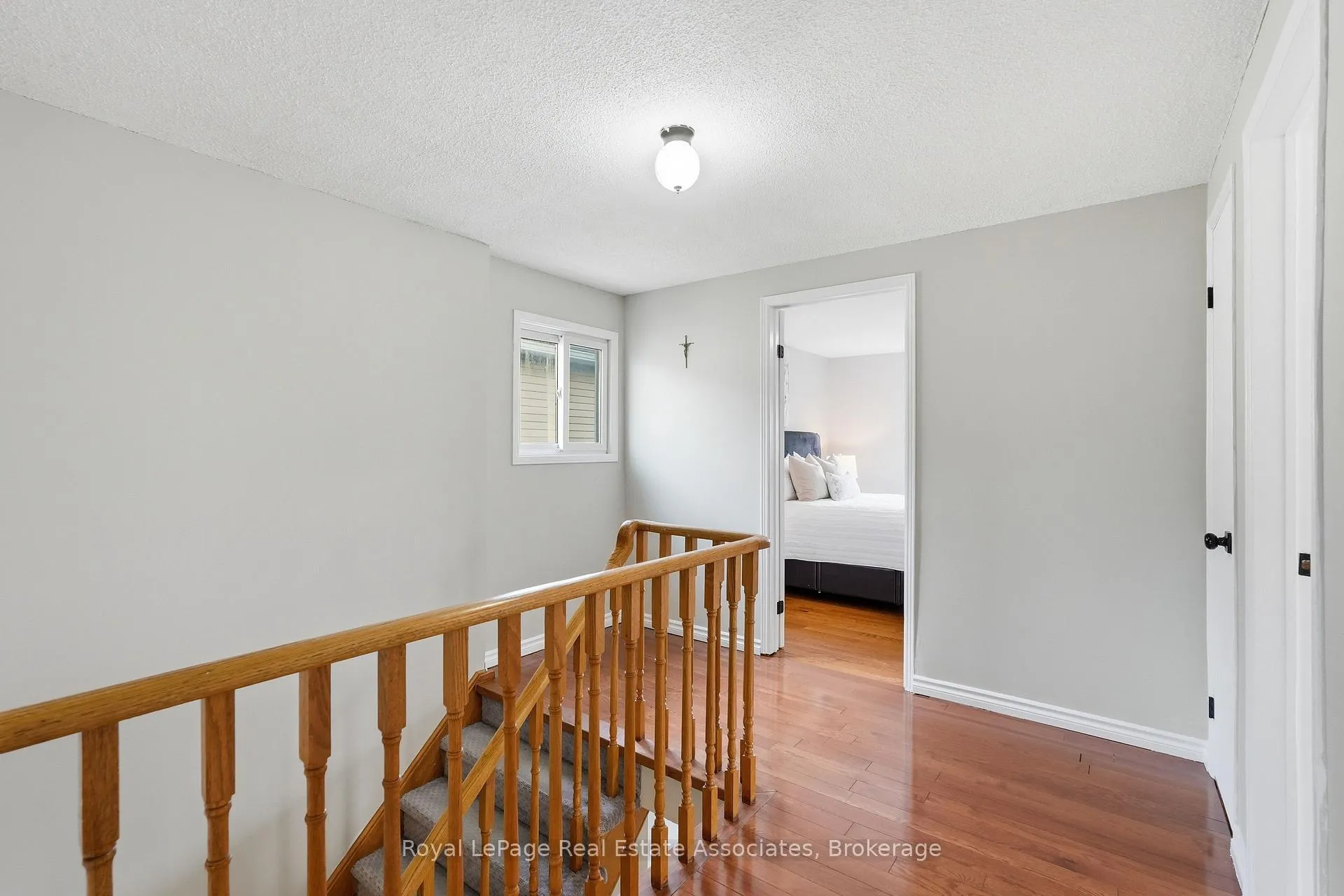 Photo 18 of 8 Sparrow Court, Brampton, Fletcher's Creek South — HOMEH