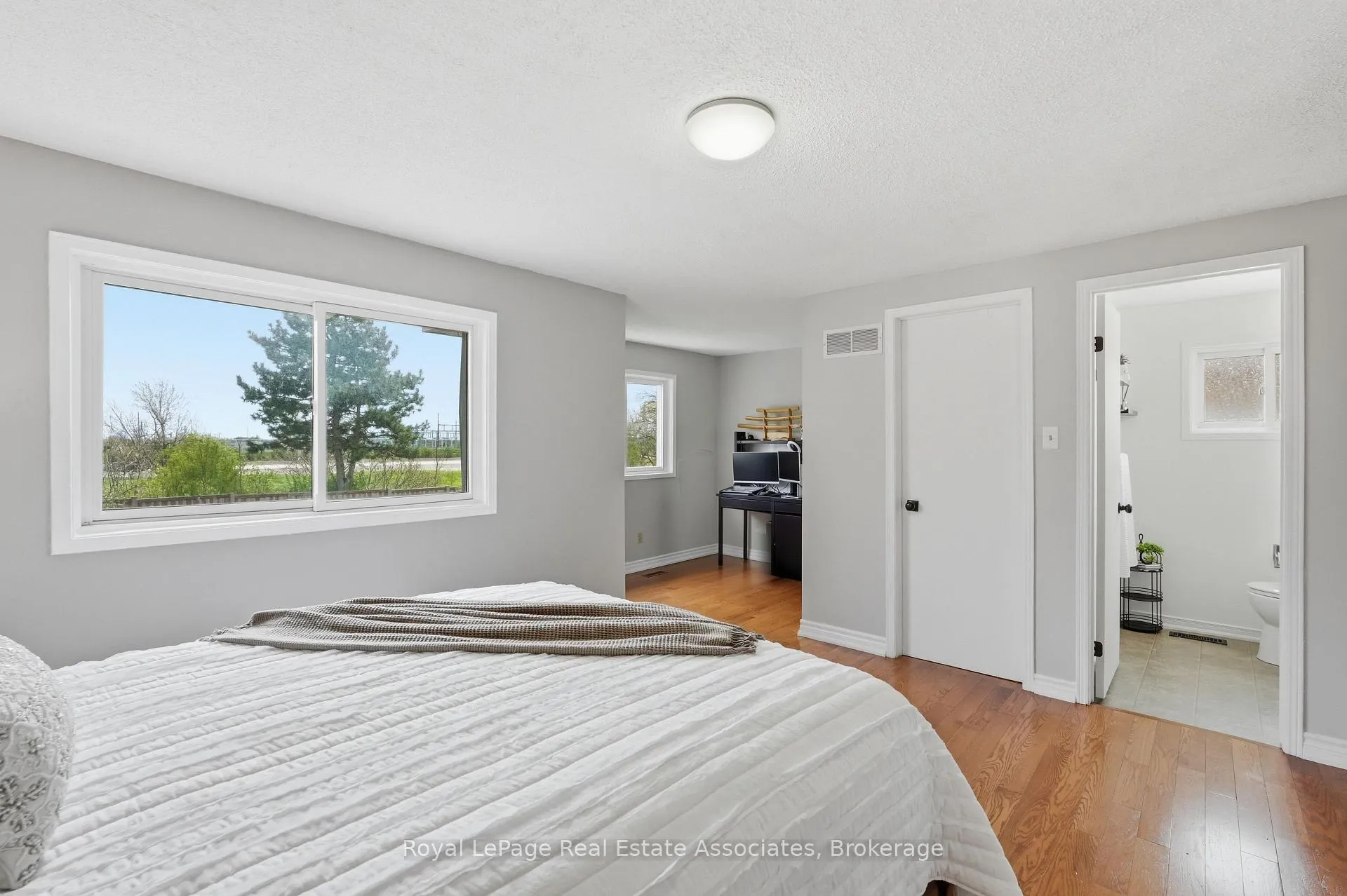 Photo 20 of 8 Sparrow Court, Brampton, Fletcher's Creek South — HOMEH