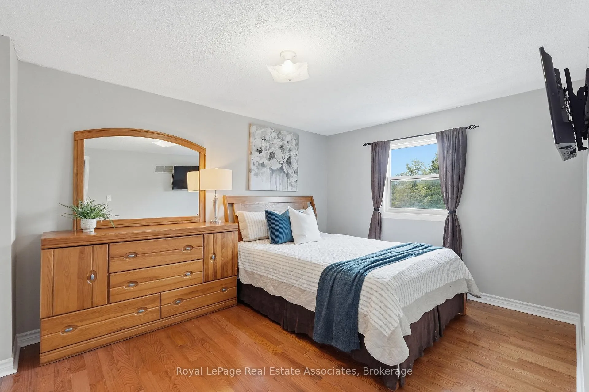 Photo 24 of 8 Sparrow Court, Brampton, Fletcher's Creek South — HOMEH