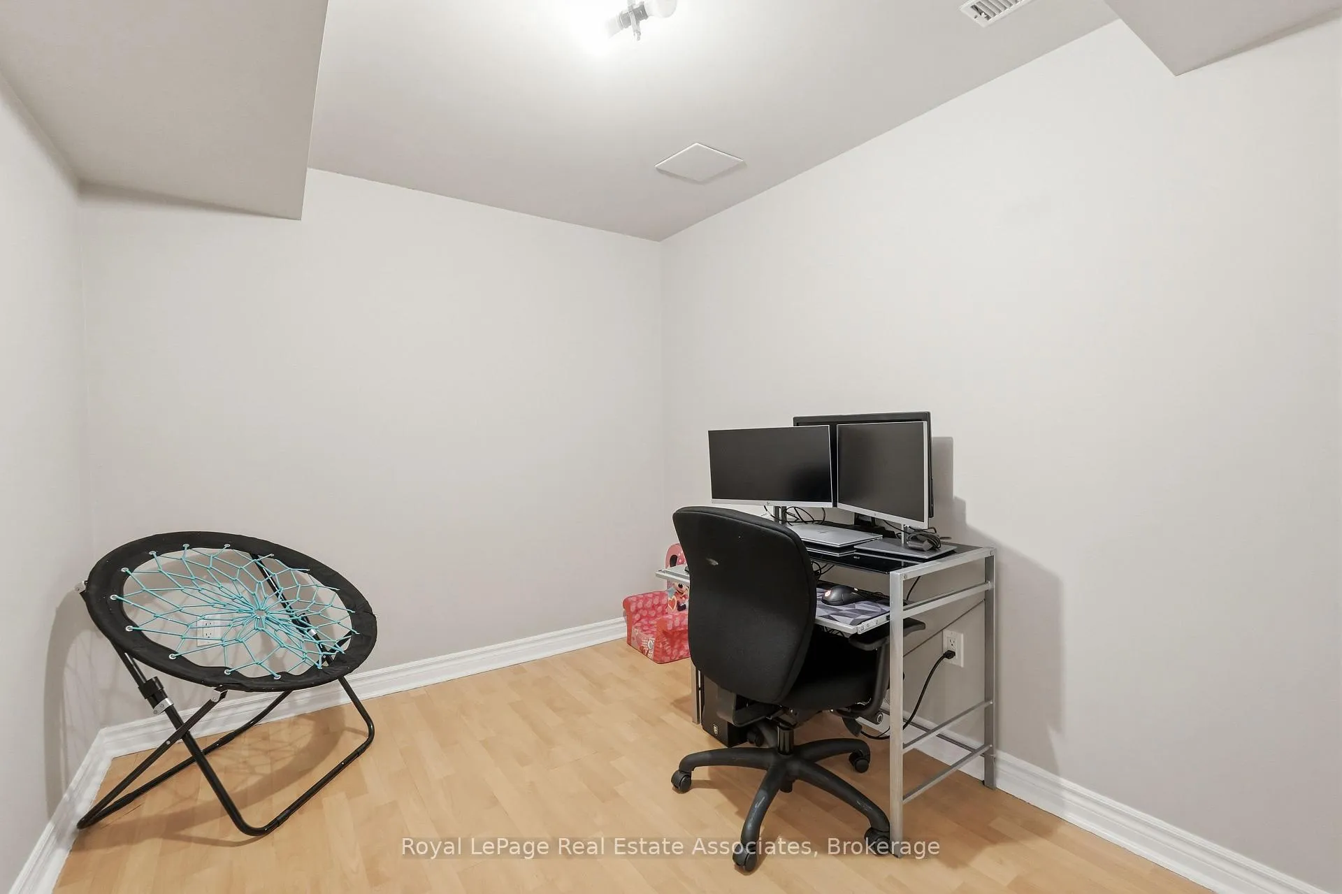 Photo 34 of 8 Sparrow Court, Brampton, Fletcher's Creek South — HOMEH
