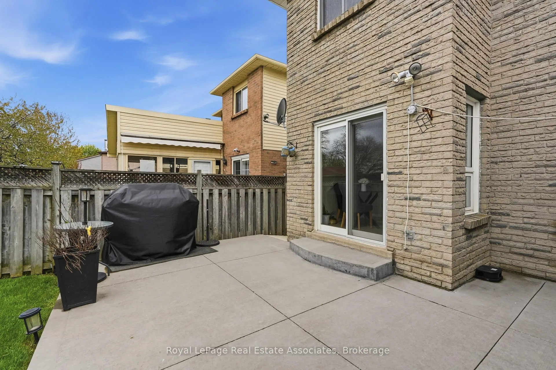 Photo 39 of 8 Sparrow Court, Brampton, Fletcher's Creek South — HOMEH