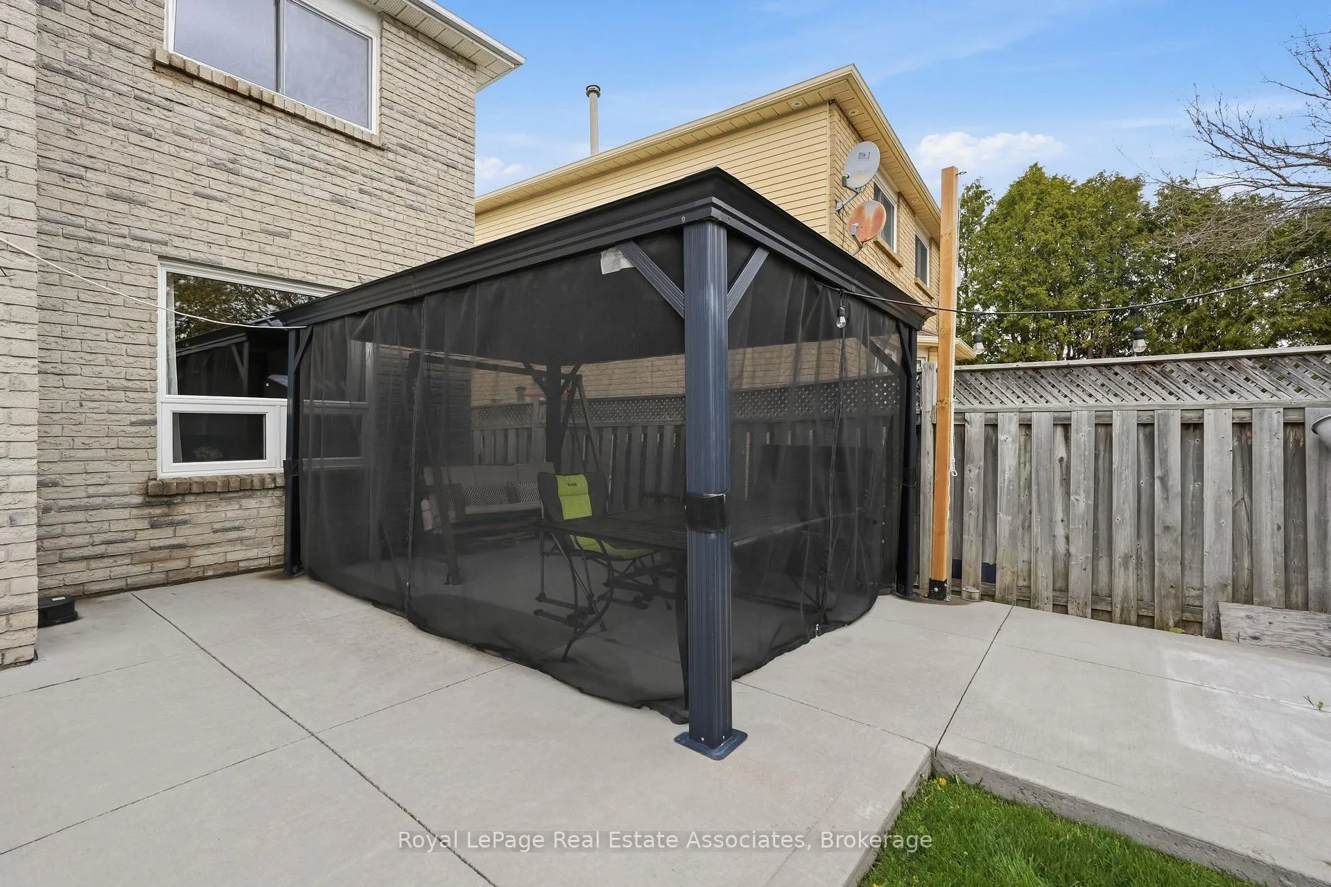 Photo 40 of 8 Sparrow Court, Brampton, Fletcher's Creek South — HOMEH