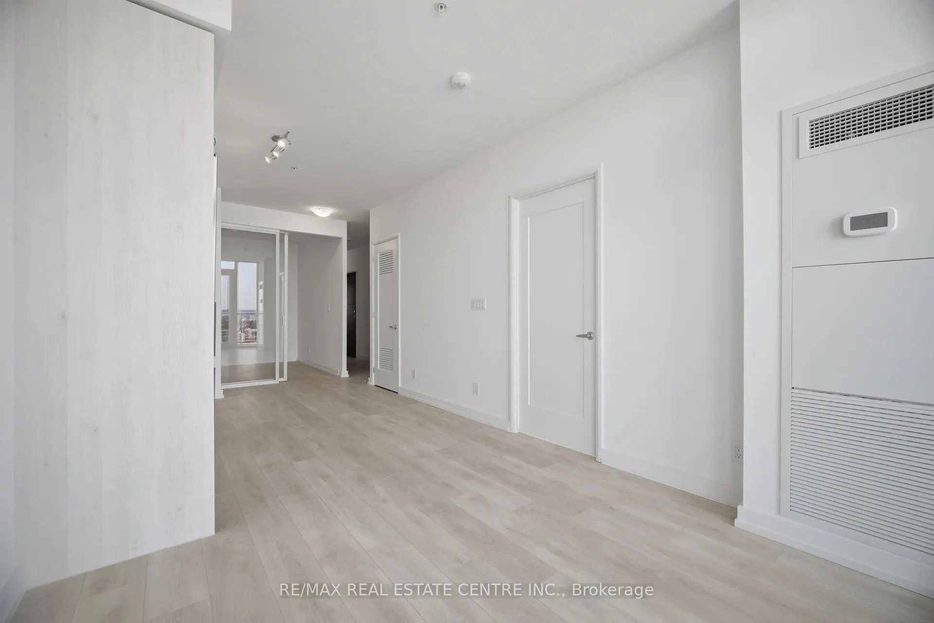 Photo 29 of Unit 3015, 75 James Street S, Hamilton, Corktown — HOMEH