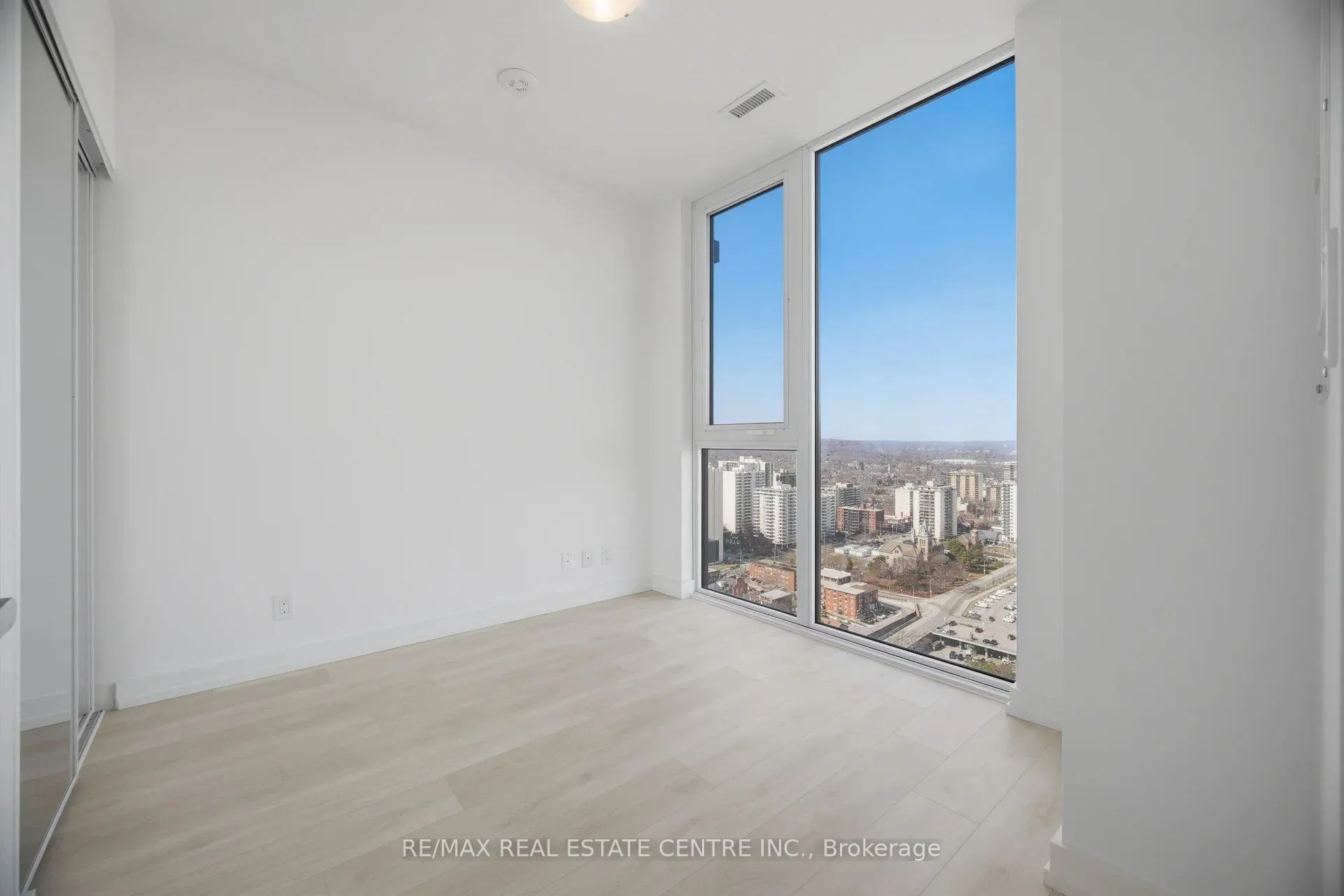 Photo 31 of Unit 3015, 75 James Street S, Hamilton, Corktown — HOMEH