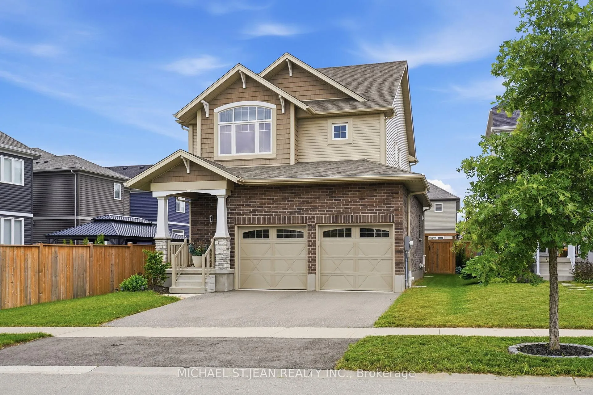 Photo 3 of 1 Bawcutt Crescent, Brant, Paris — HOMEH