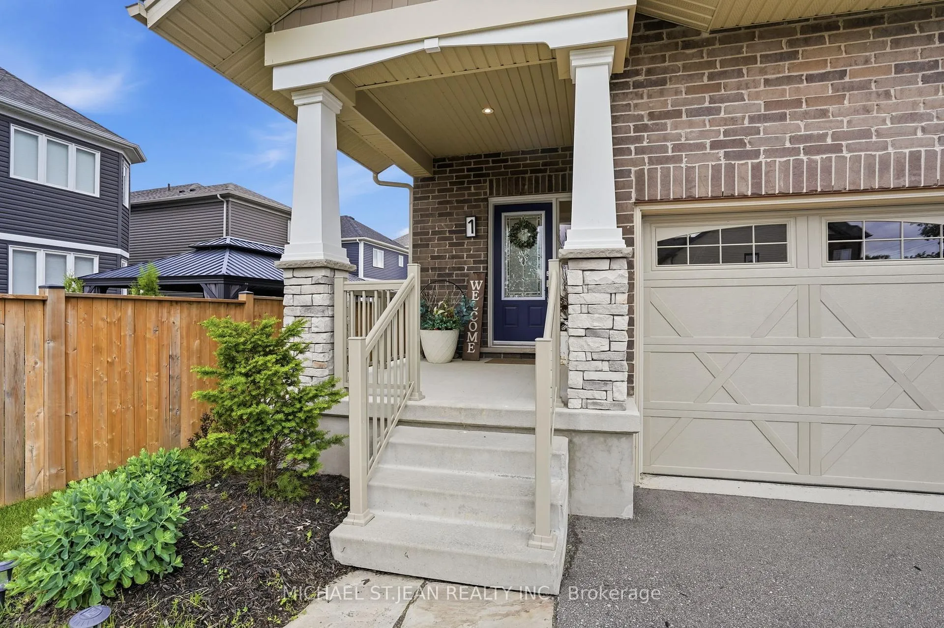 Photo 4 of 1 Bawcutt Crescent, Brant, Paris — HOMEH