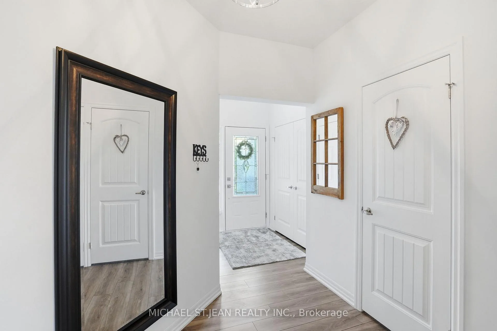 Photo 7 of 1 Bawcutt Crescent, Brant, Paris — HOMEH
