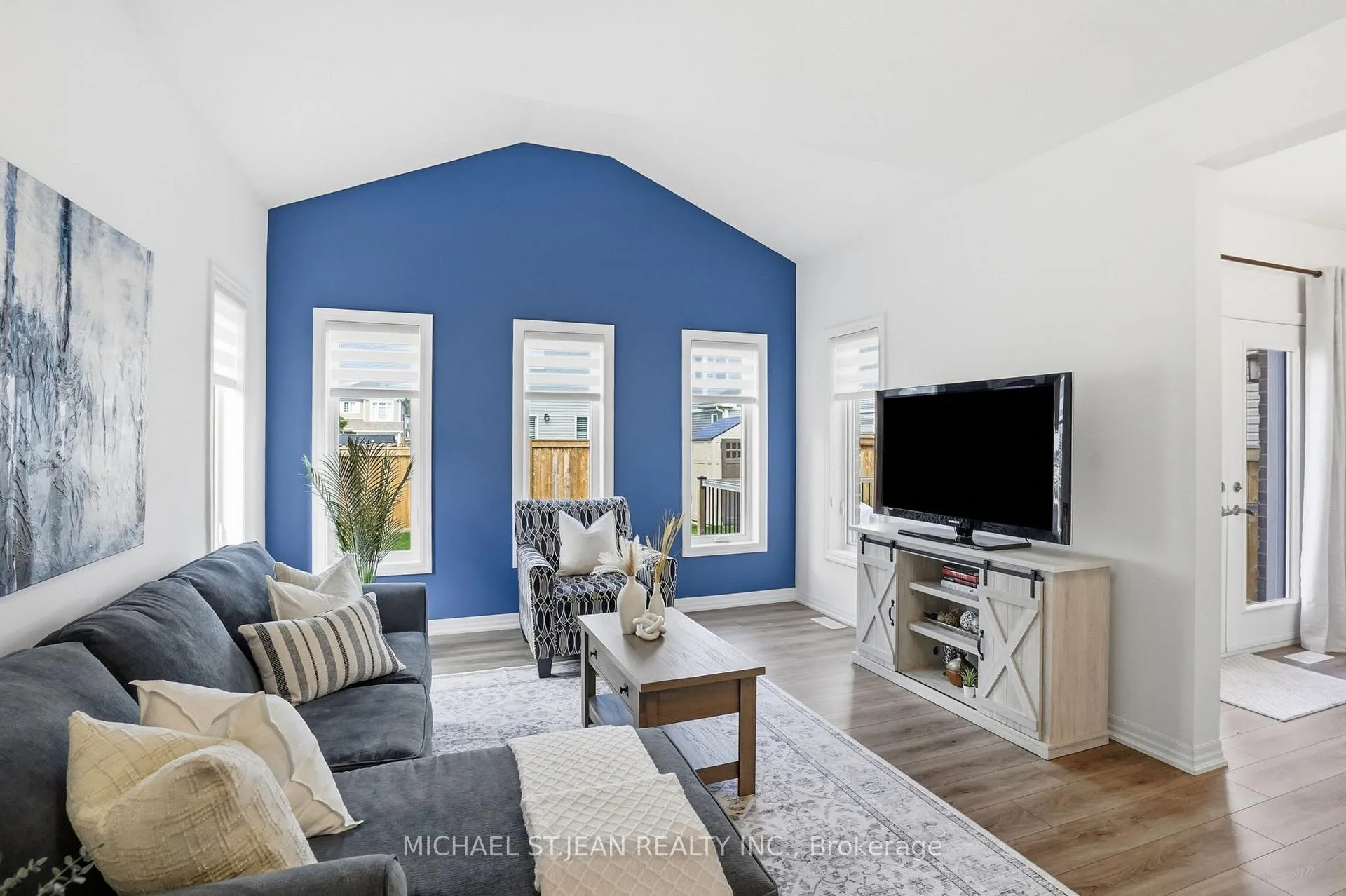 Photo 10 of 1 Bawcutt Crescent, Brant, Paris — HOMEH