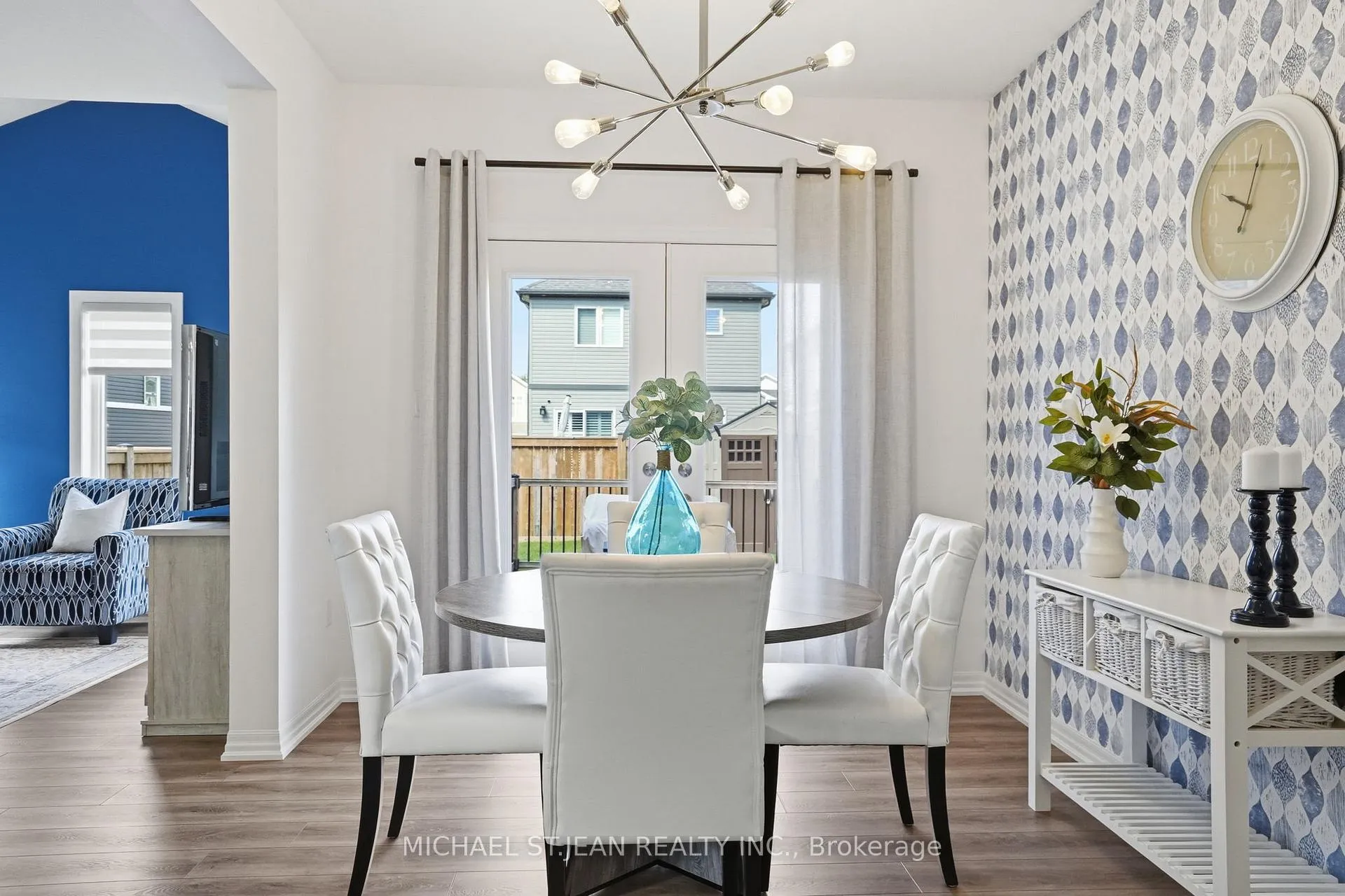 Photo 17 of 1 Bawcutt Crescent, Brant, Paris — HOMEH