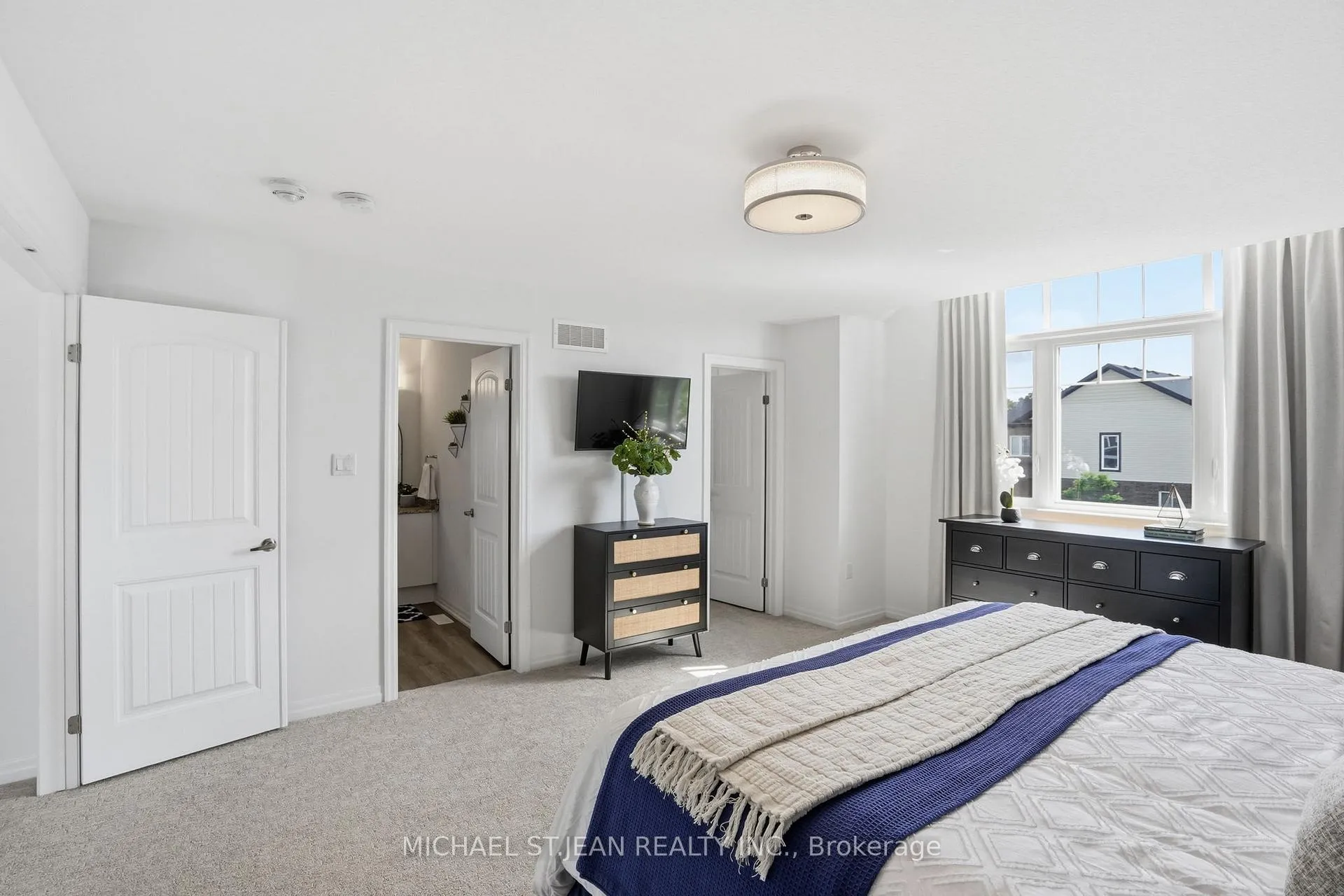 Photo 24 of 1 Bawcutt Crescent, Brant, Paris — HOMEH