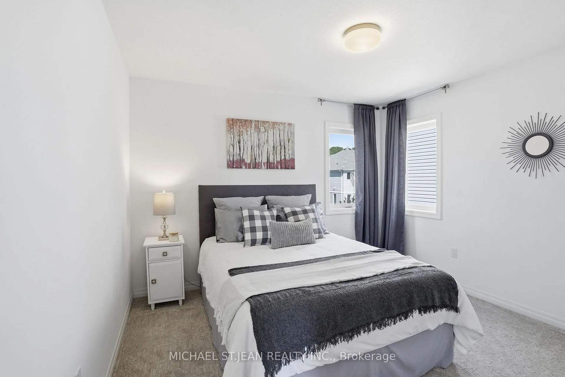 Photo 28 of 1 Bawcutt Crescent, Brant, Paris — HOMEH