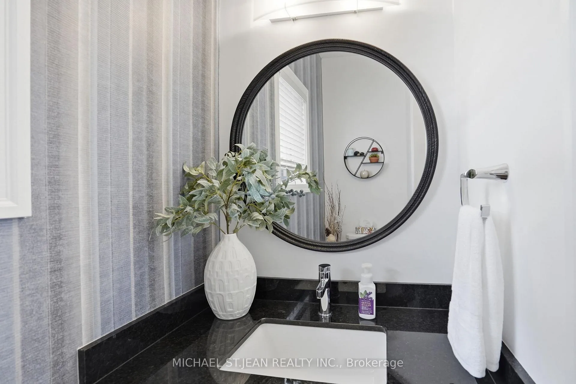 Photo 34 of 1 Bawcutt Crescent, Brant, Paris — HOMEH